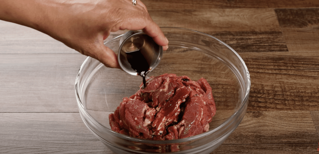 preparing the steak